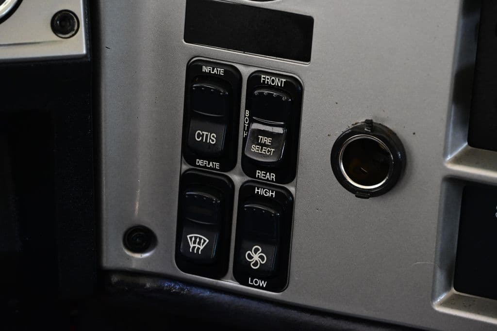 2004 Hummer H1 Base - Photo 25